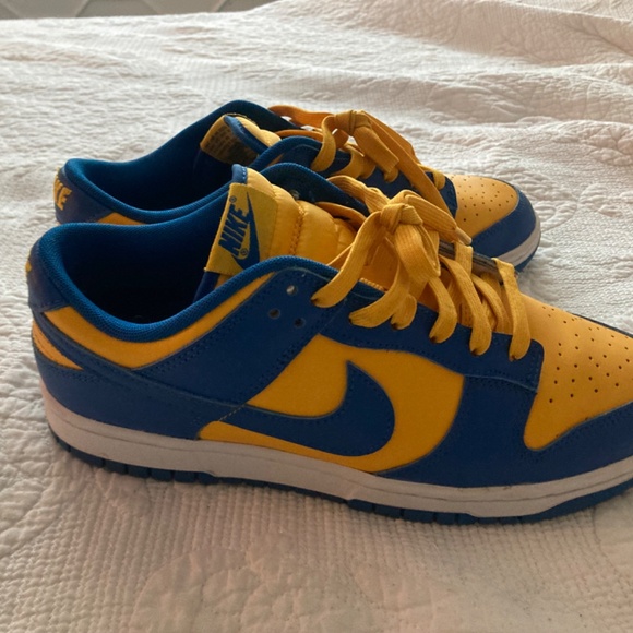 UCLA DUNKS
